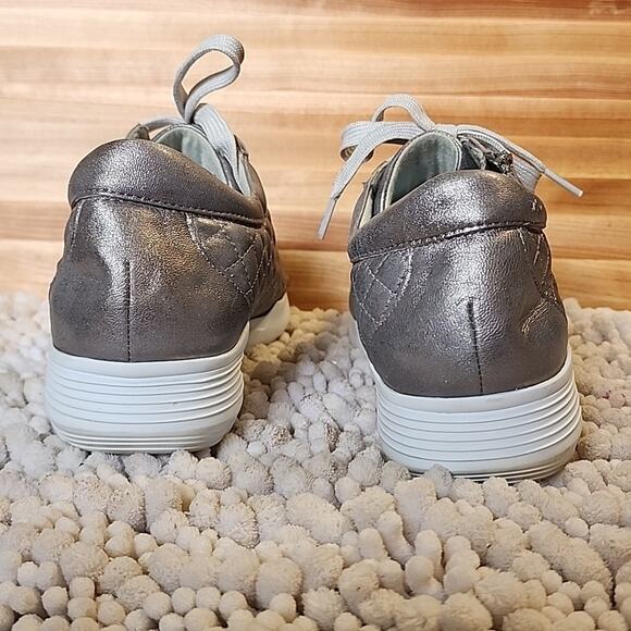 MUNRO EMMIE SILVER QUILTED LACE-UP SNEAKERS WOMAN SIZE 9.5 NWOB - Picture 10 of 16